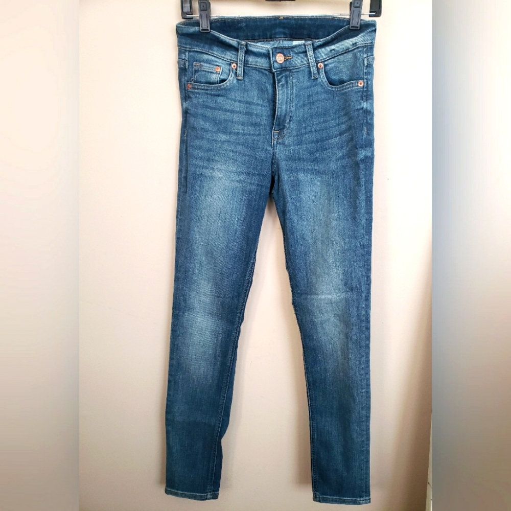 H&M Skinny regular waist size 28